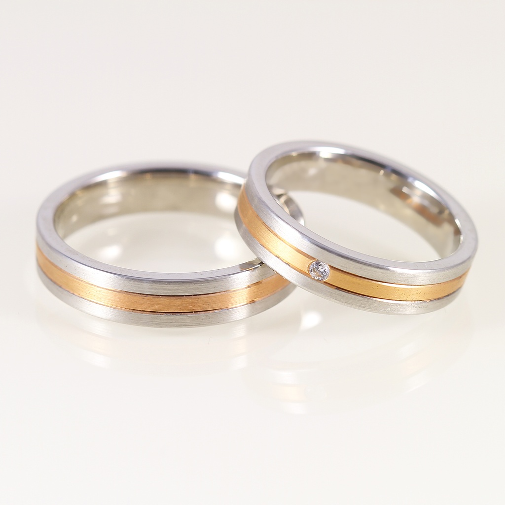 Arany karikagyűrű pár gyémánttal 0.015 ct