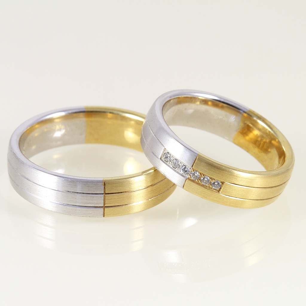 Arany karikagyűrű pár gyémánttal 0.054 ct