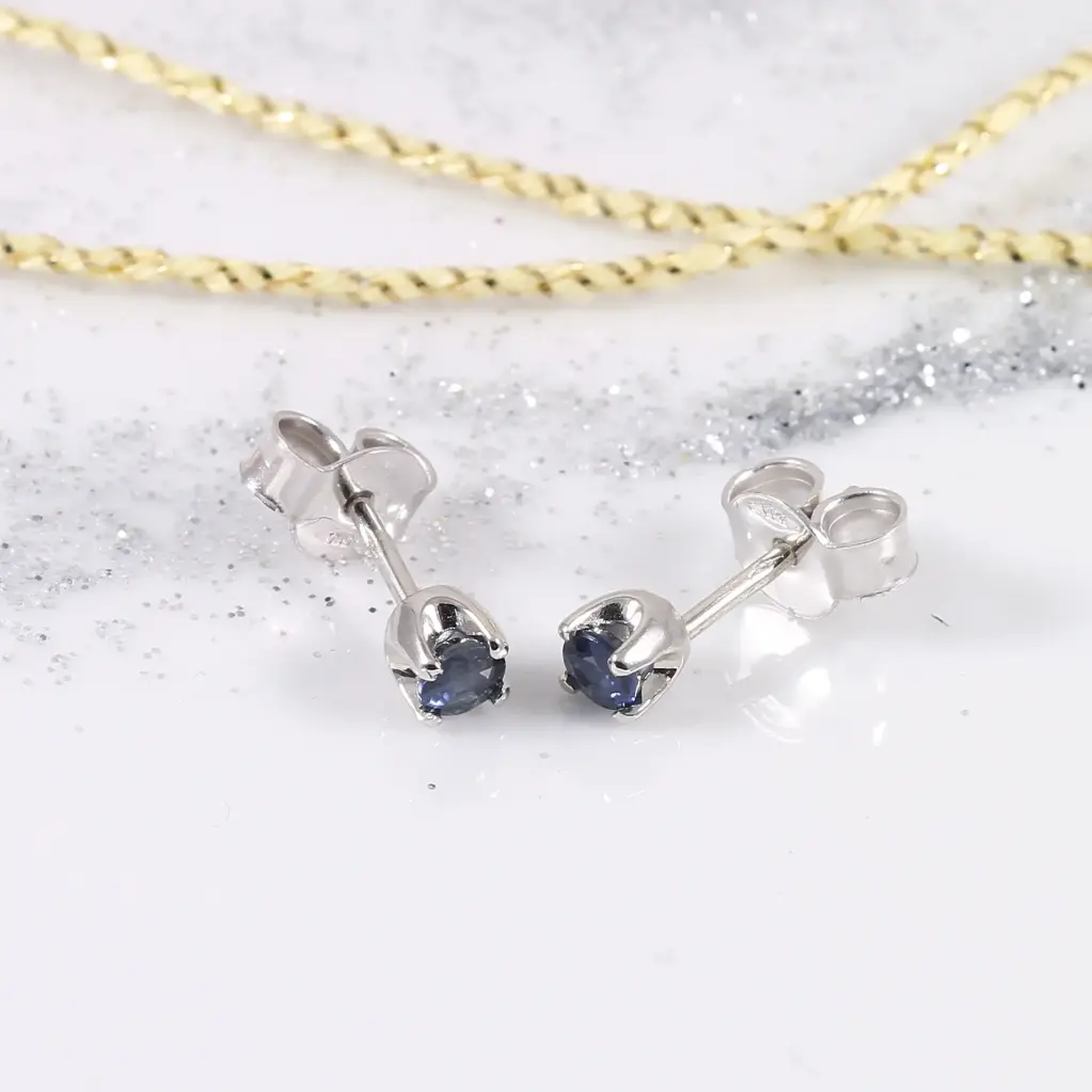 "Sydney Check-In" fehér arany zafír fülbevaló 0.38 ct