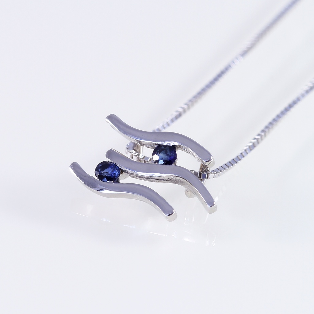 Fehér arany zafír medál hullám motívummal 0.09 ct