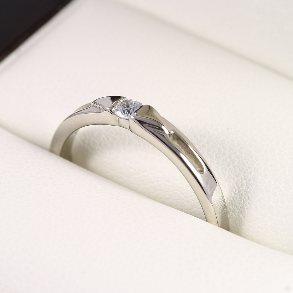 Eljegyzési arany gyűrű gyémánttal 0.065 ct