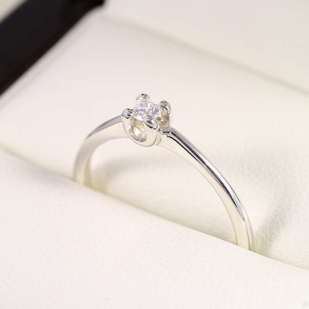 Eljegyzési arany gyűrű gyémánttal 0.065 ct