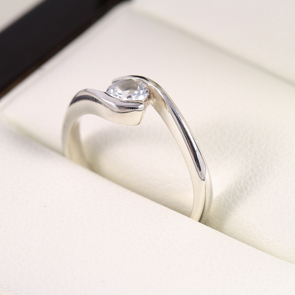 Eljegyzési arany gyűrű gyémánttal 0.25 ct