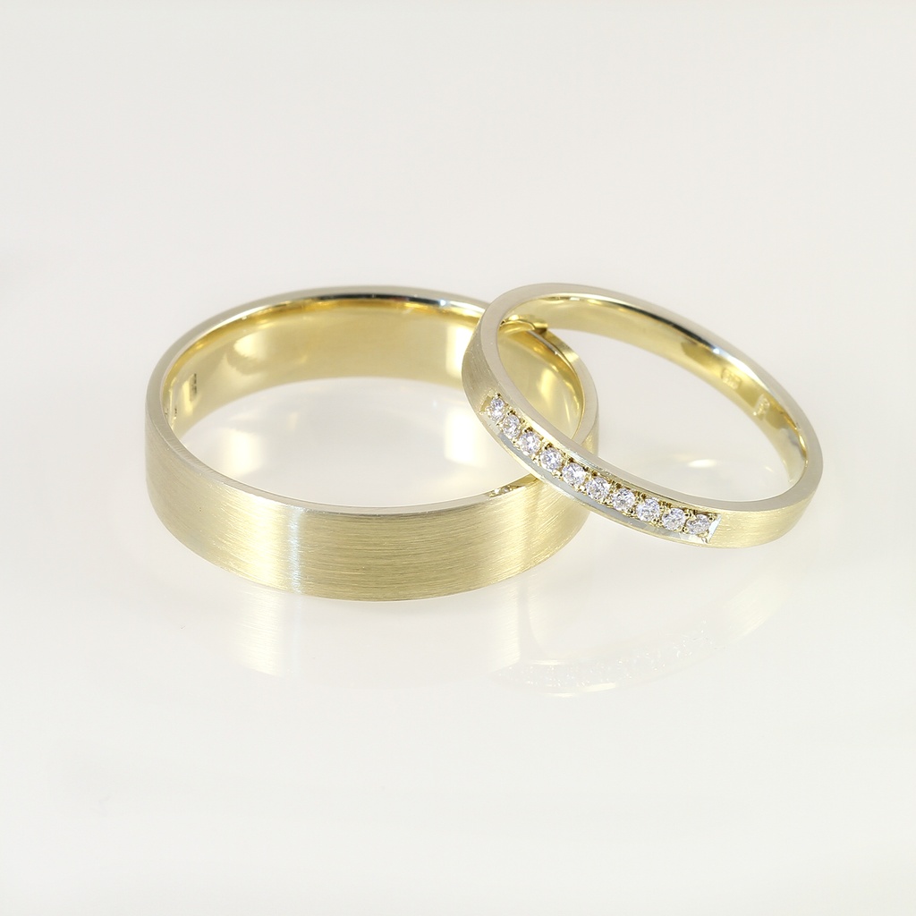 Sárga arany gyémánt karikagyűrű pár 0.07 ct
