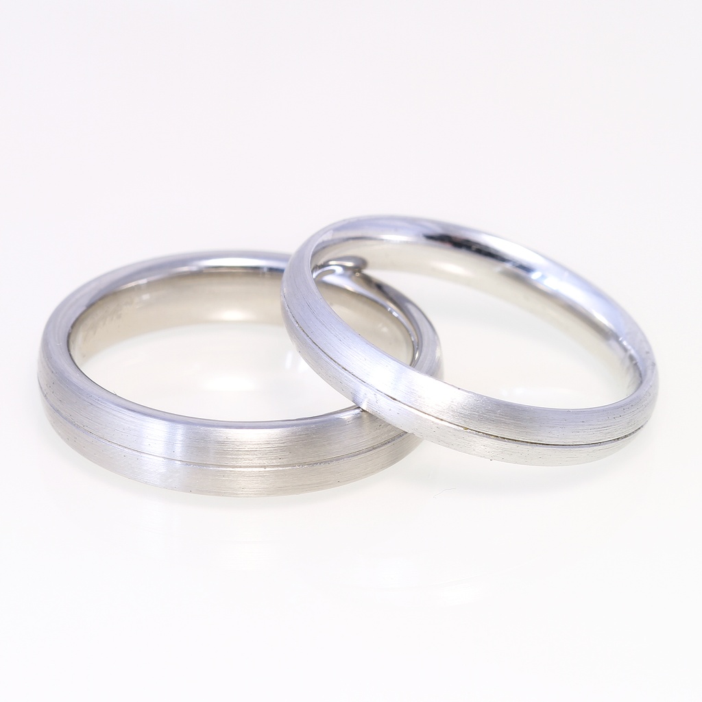 Arany karikagyűrű pár kő nélkül