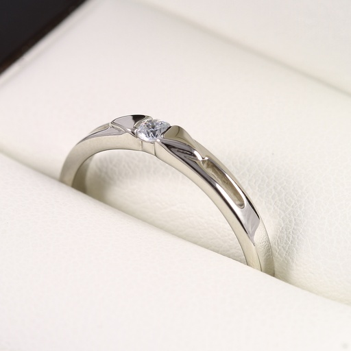 Eljegyzési arany gyűrű gyémánttal 0.065 ct