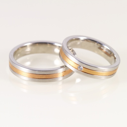 Arany karikagyűrű pár gyémánttal 0.015 ct