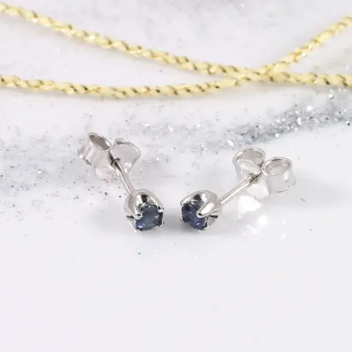 "Sydney Check-In" fehér arany zafír fülbevaló 0.38 ct